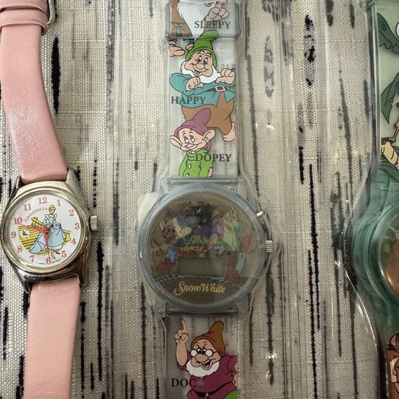 Lot Of 7 Disney Store Watches Vintage Untested Donald Duck Pocahontas Snow White - Picture 6 of 9